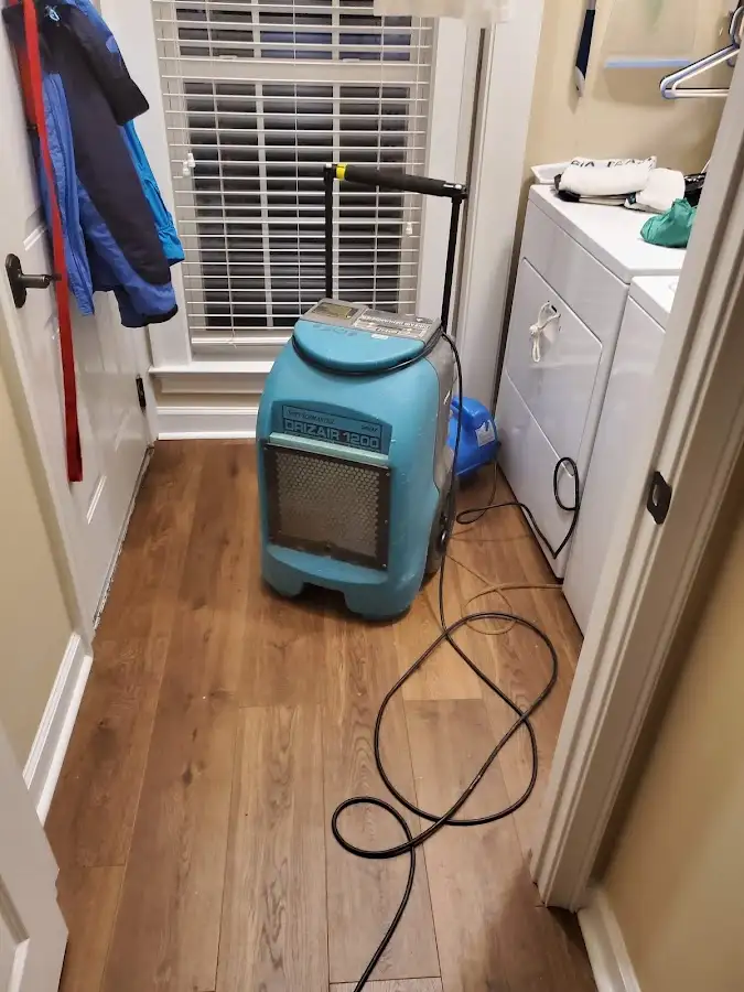 Commercial dehumidifier deployed for Flood Damage Cleanup in Saginaw